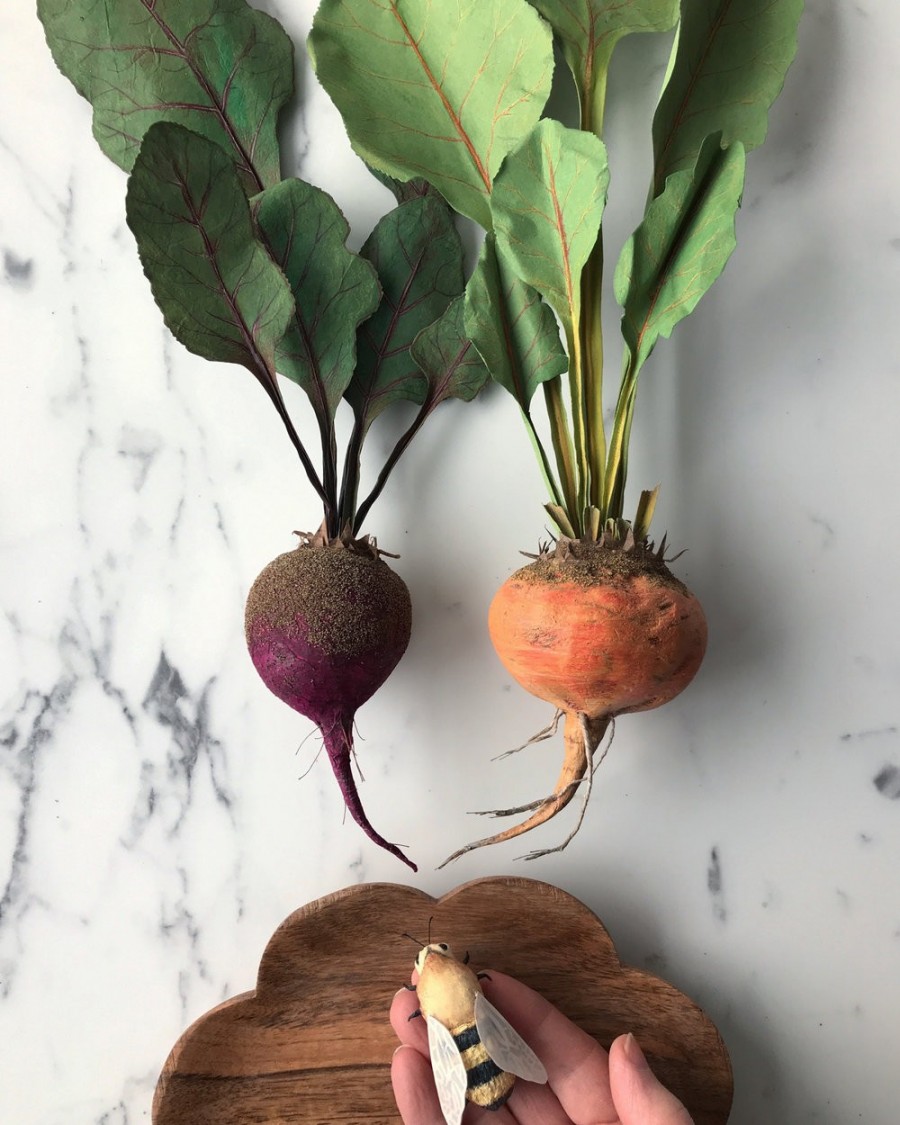 4 Ann Wood Woodlucker veggies_07.jpg 纸艺术的全新境界!美国艺术家奶奶 Ann Wood 似幻似真的纸花、蔬果、羽毛、昆虫 3