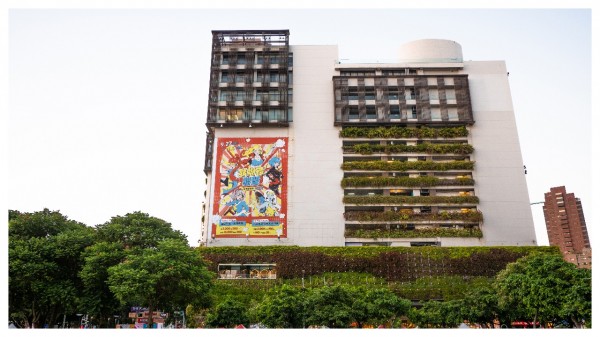 3 面外牆帆布廣告 變身900 個環保購物袋 勤美誠品回收再製 推動資源再利用 Shoppingdesign