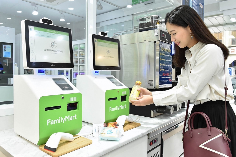 科技概念店 全家便利商店