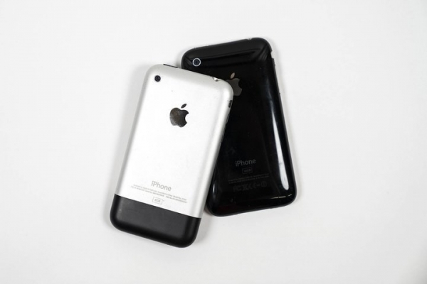 蘋果歷代iphone 外型演變全解析 直角與圓弧 從iphone 12 回看蘋果的設計之變 Shoppingdesign