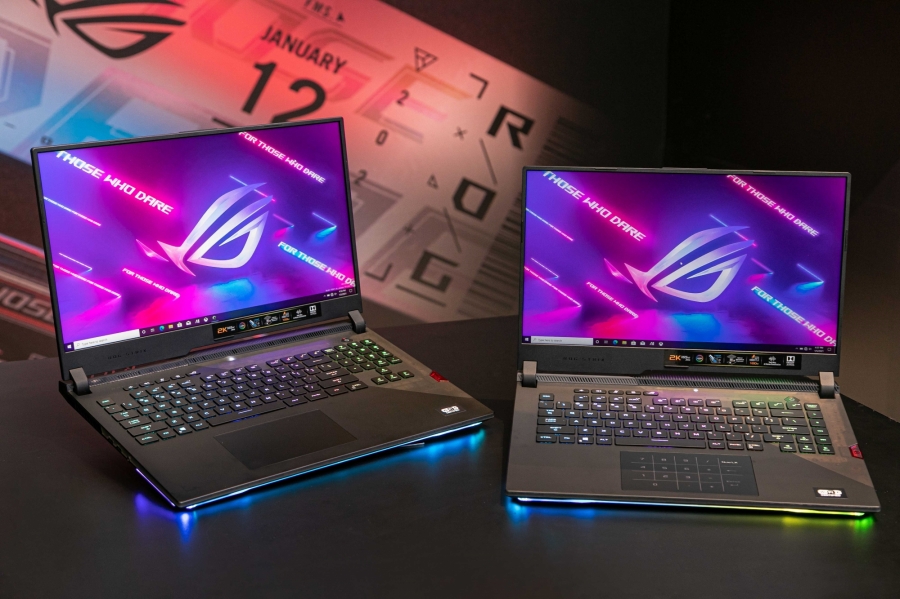 ROG Strix SCAR 17(左)、ROG Strix SCAR 15(右) (1).jpg