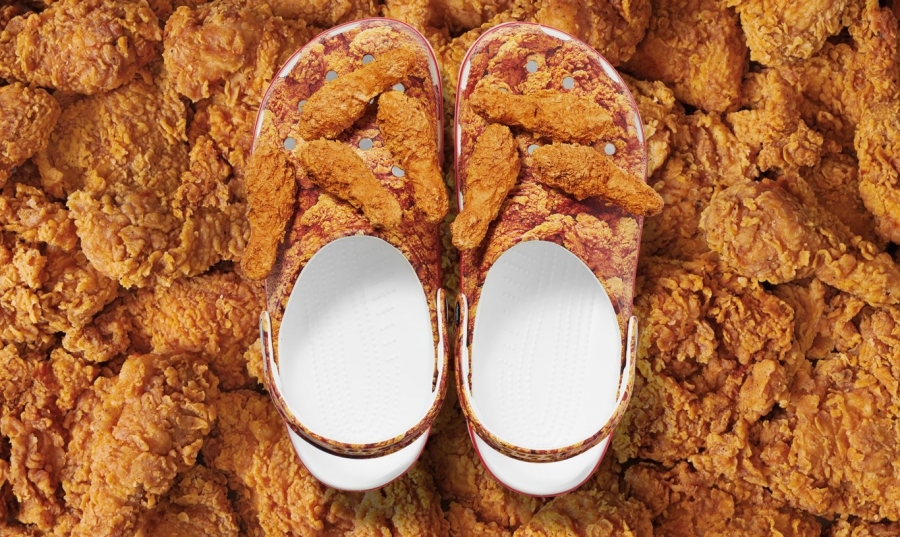 肯德基、Crocs 跨界聯名「炸雞休閒膠鞋」
