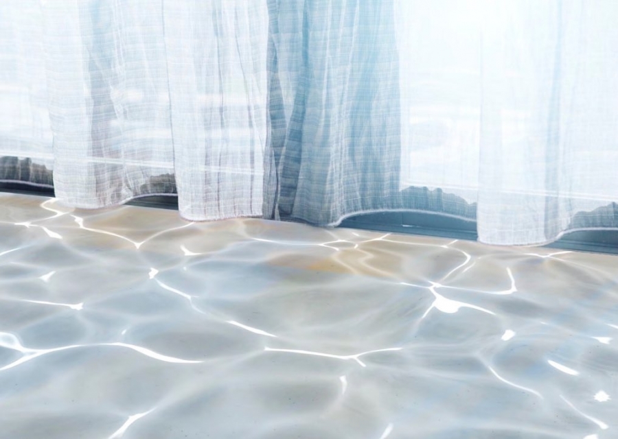 宛如置身海底世界 日本 水波紋影子窗簾 提案 透過陽光 風的吹彿產生波光粼粼效果 Shoppingdesign