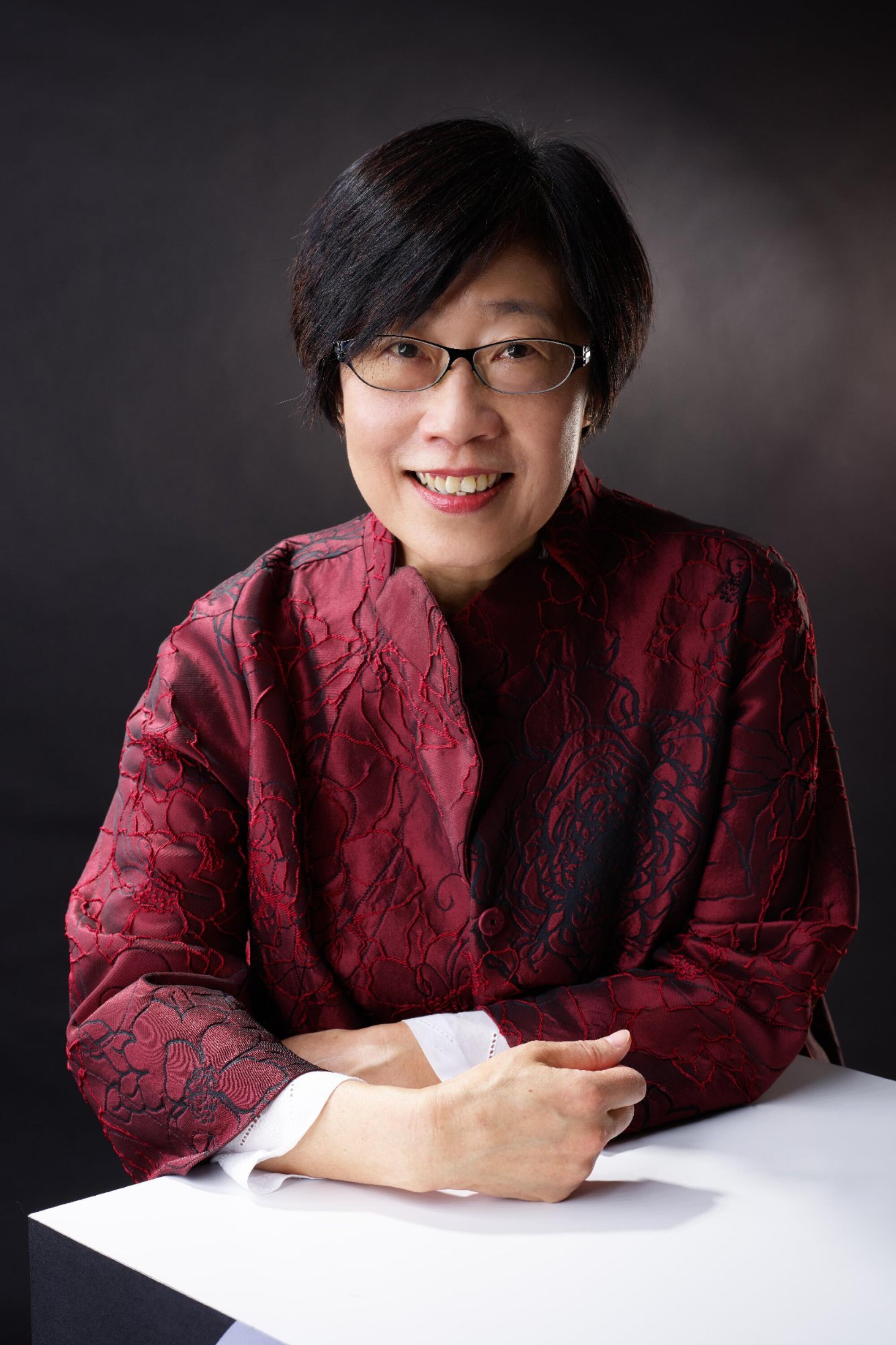 嚴德芬 Gennie Yen