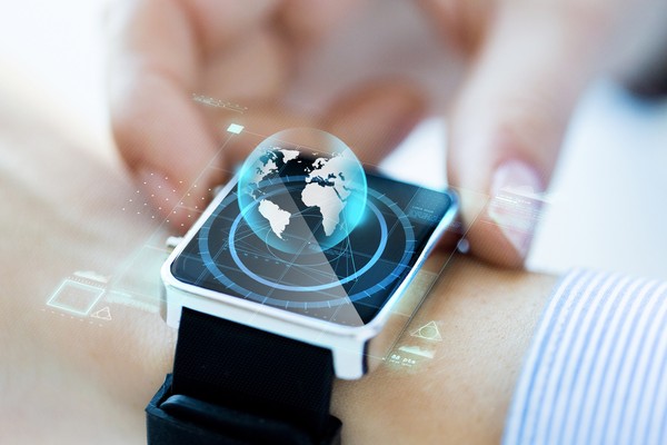 穿戴式裝置_Wearable device_shutterstock_359290385.jpg